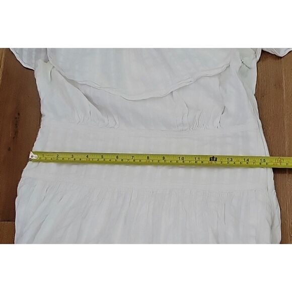 $448 Tory Burch Striped Seersucker Cotton White Dress
Sz 8 - Picture 7 of 8